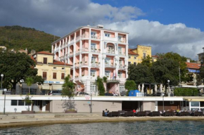  Hotel Mozart  Опатия